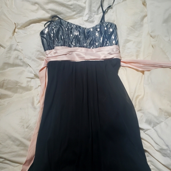 Reitman formal dress - Picture 2 of 3